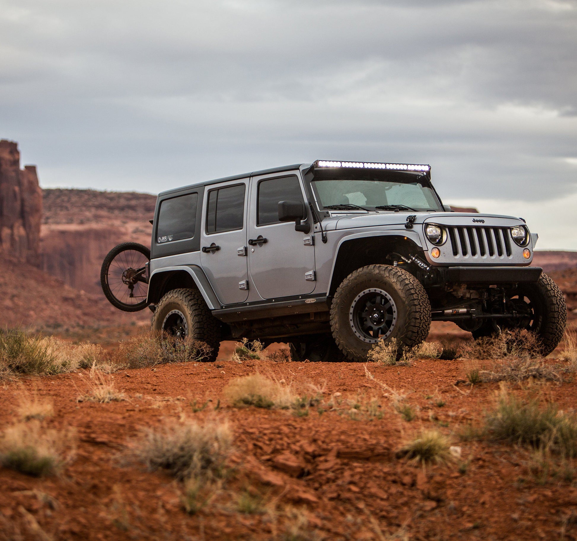 '07-17 Jeep JK 50" OnX6 Mounting Kit Lighting Baja Designs display on Vehicle 