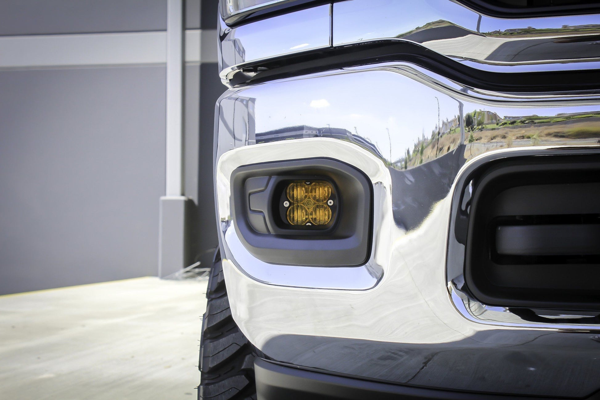 '19-22 Ram 2500/3500 Big Horn Fog Pocket Kit Lighting Baja Designs Close-up Display on Vehicle (front view)