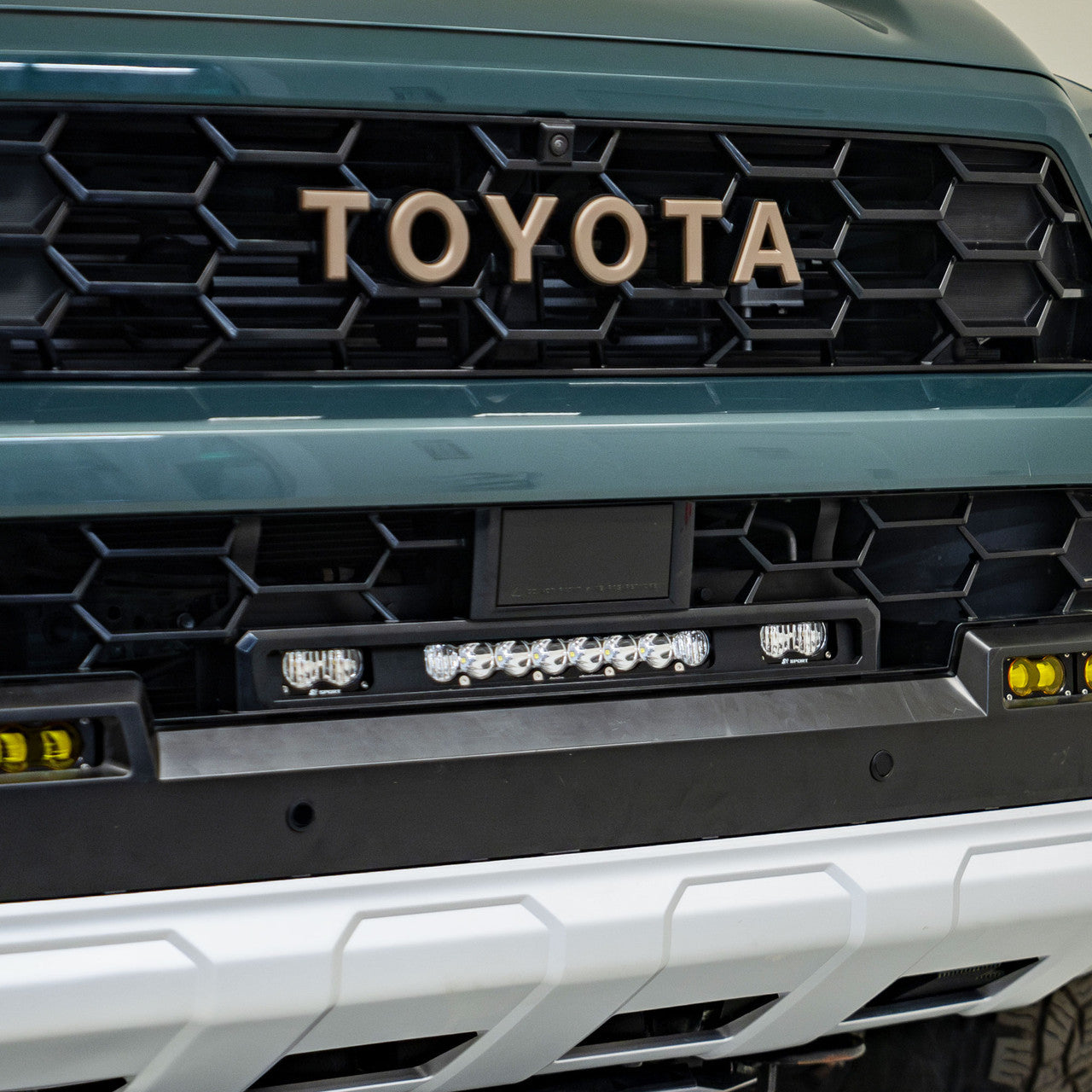 S8 10-inch/S2 Pro Grille Light Replacement Kit - 2025-On Toyota 4Runner; Note: TRD Pro