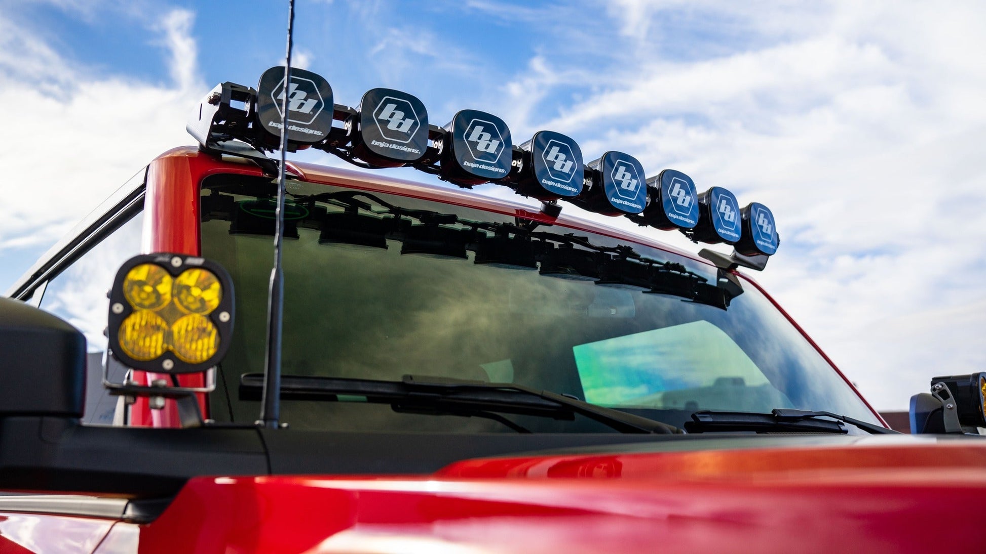 '21-23 Ford Bronco Baja Designs 8 XL Linkable Roof Bar Kit Lighting Baja Designs display on Vehicle 
